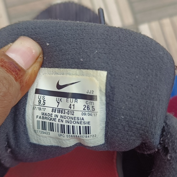 Nike shoes - Picture 3 of 4